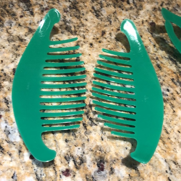 2.  sets authentic Y2K  green large hair combs - Picture 8 of 9